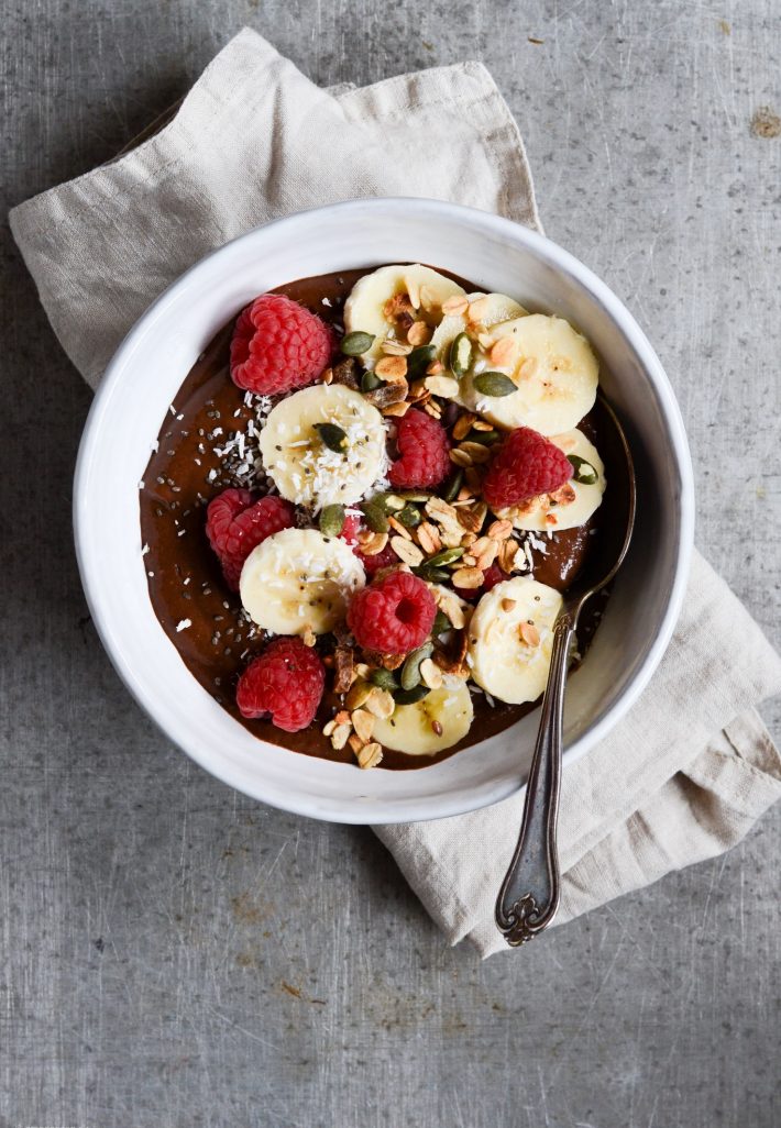 chokolade-smoothie-med-kakao-og-banan