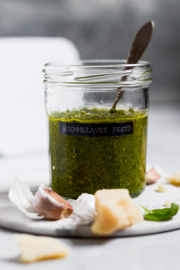 gron-pesto-hjemmelavet-klassisk-basisopskrift-