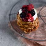 sunde havregroedspandekager med banan og hampefrø