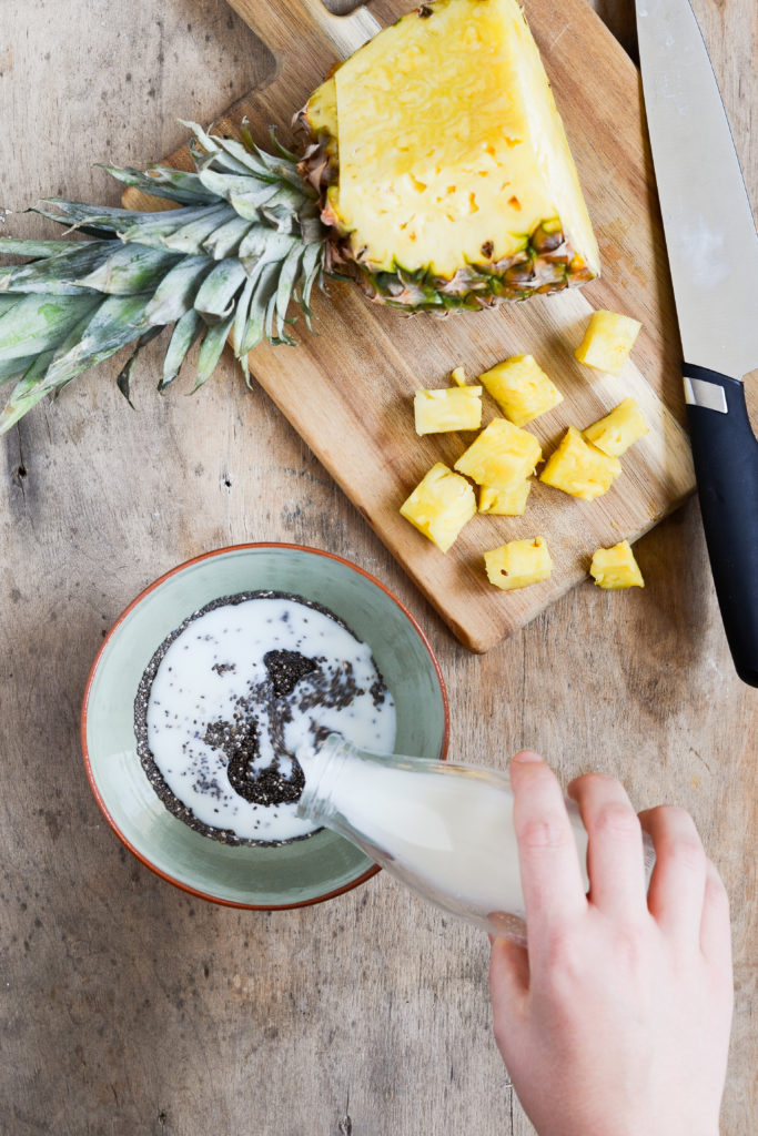 kokos-chiagroed-ananas-mango-opskrift