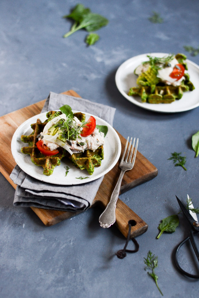 Spinatvafler med laksesalat 1
