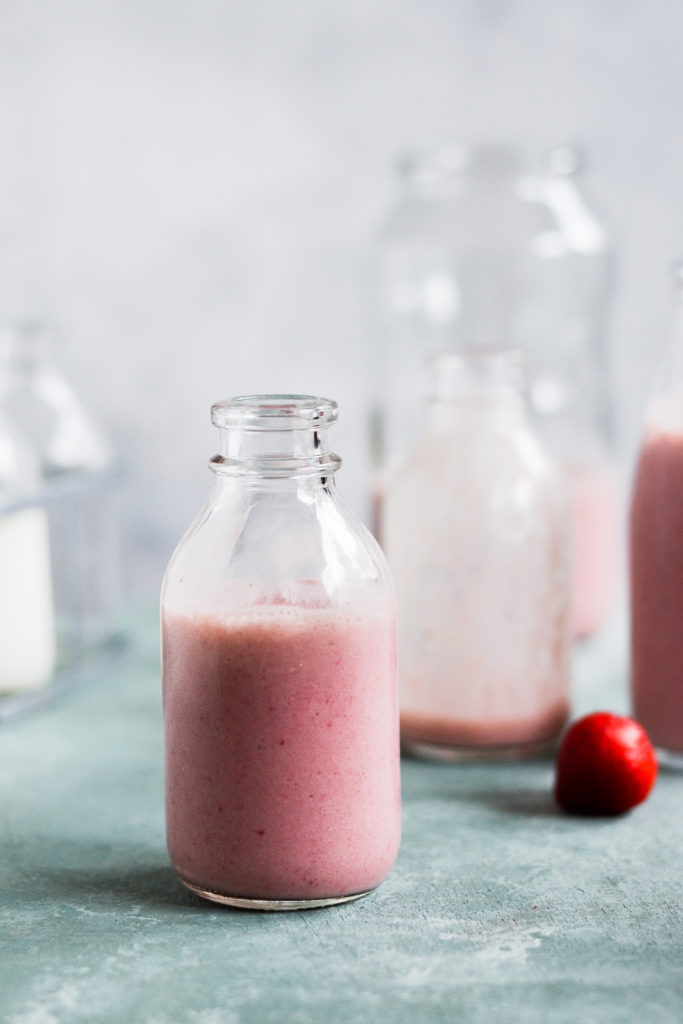 sund-jordbaer-milkshake-opskrift-