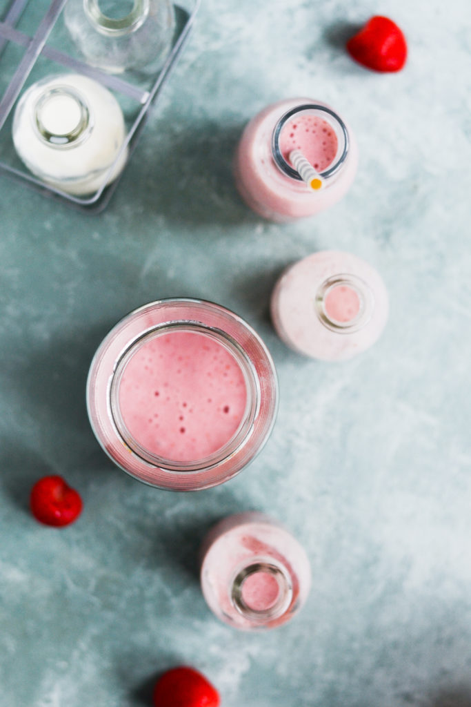 sund-jordbaer-milkshake-opskrift-